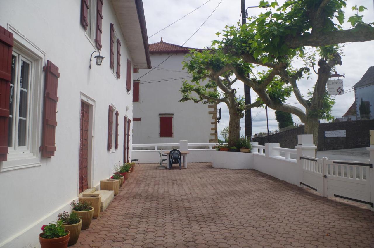 Maison Elizondoa - Chambres, Restaurant Et Spa Masparraute Esterno foto